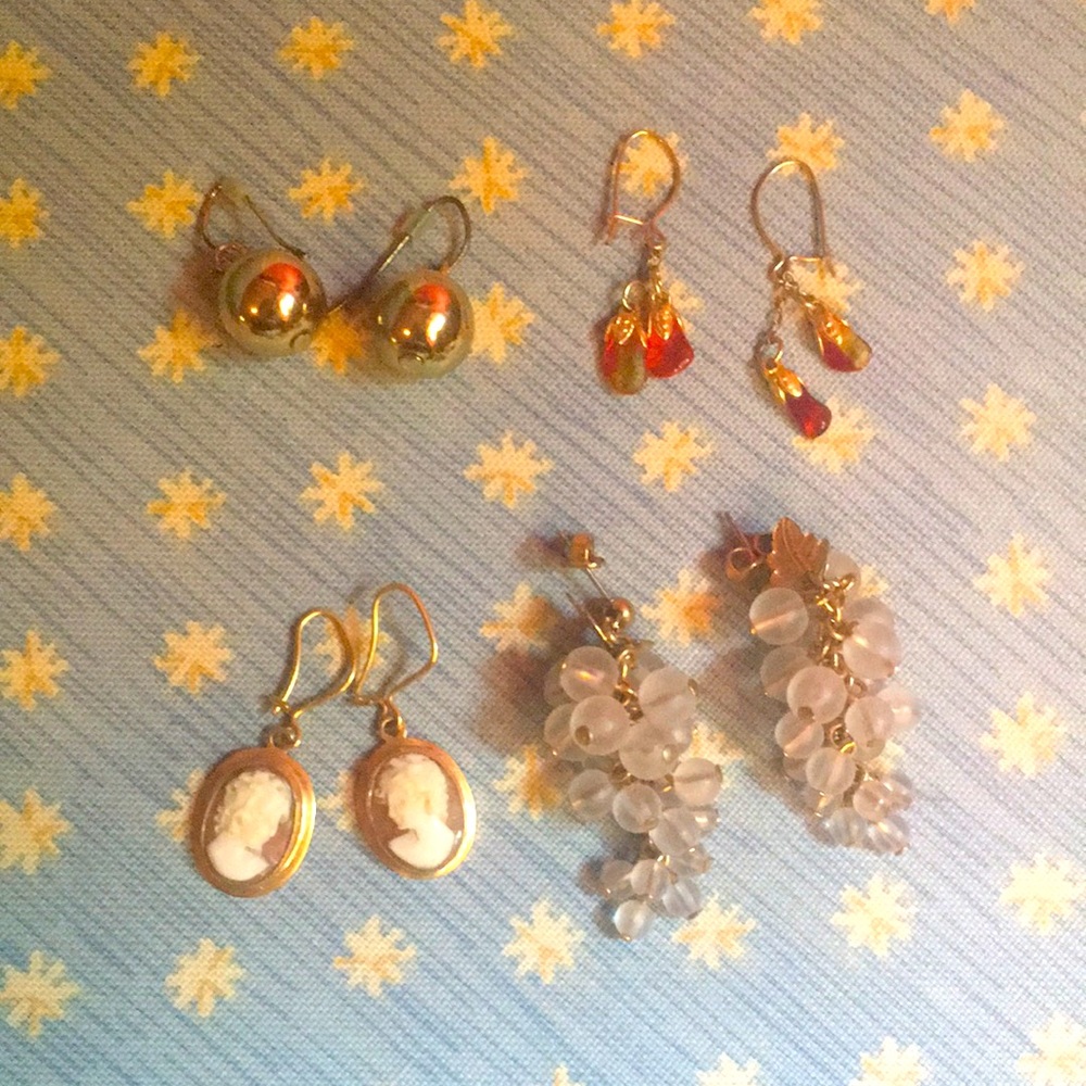 Mixed vintage gold earring bundle